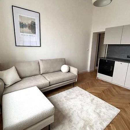 Old Town Residence , Wi-Fi , 2-Beds , Aesthetics - By Hik Apartments Варшава Екстер'єр фото